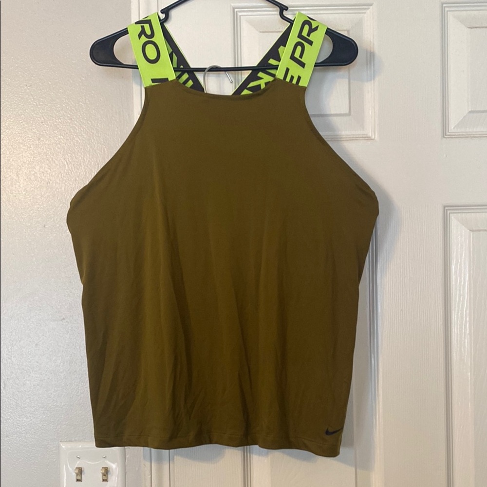 Nike Green Athletic Shorts Relaxed Fit Crop